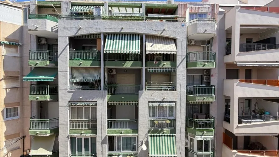 Apartamento de 1 dormitorio en Torrevieja, Spain No. 3257 № 2