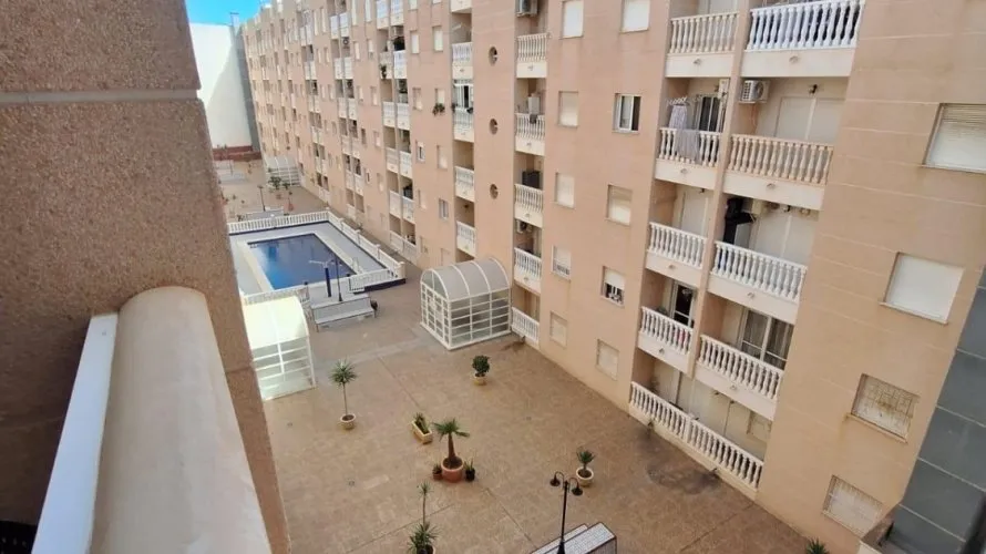 Apartamento de 1 dormitorio en Torrevieja, Spain No. 3187 № 1
