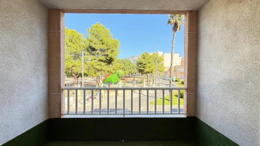 Apartamento de 3 dormitorios en Torrevieja, Spain No. 3295 № 2