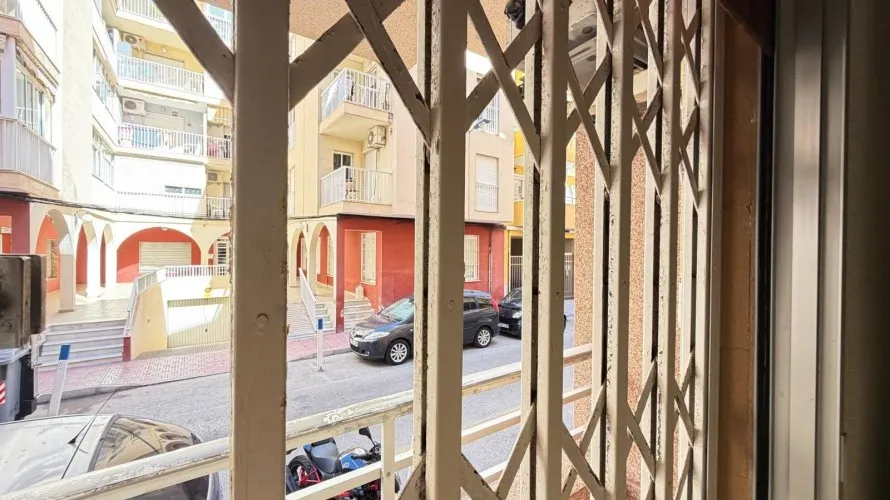 Apartamento de 3 dormitorios en Torrevieja, Spain No. 3202