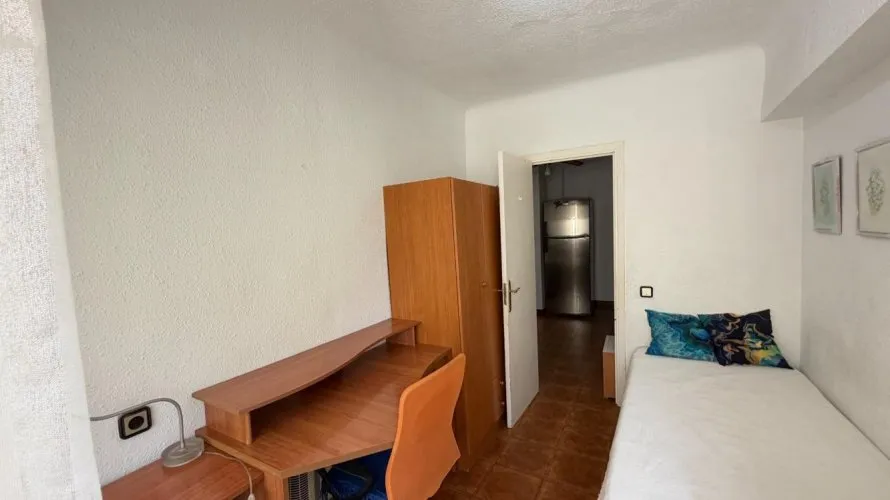 Apartamento de 3 dormitorios en Alicante, Spain No. 3250