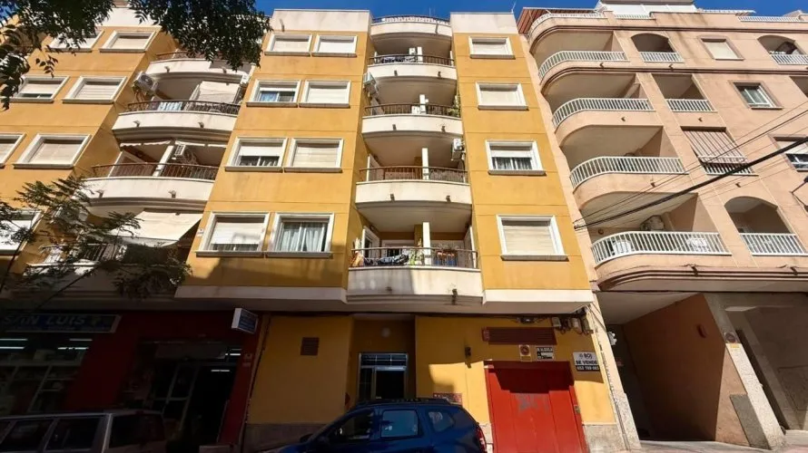 Apartamento de 1 dormitorio en Torrevieja, Spain No. 3289 № 1