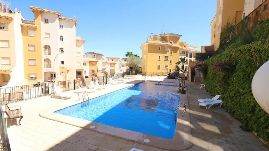 Apartamento de 2 dormitorios en Campoamor, Spain No. 3232 № 2