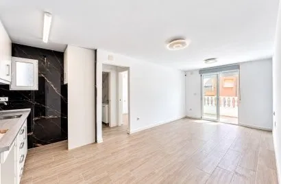 Apartamento de 2 dormitorios en Torrevieja, Spain No. 3294