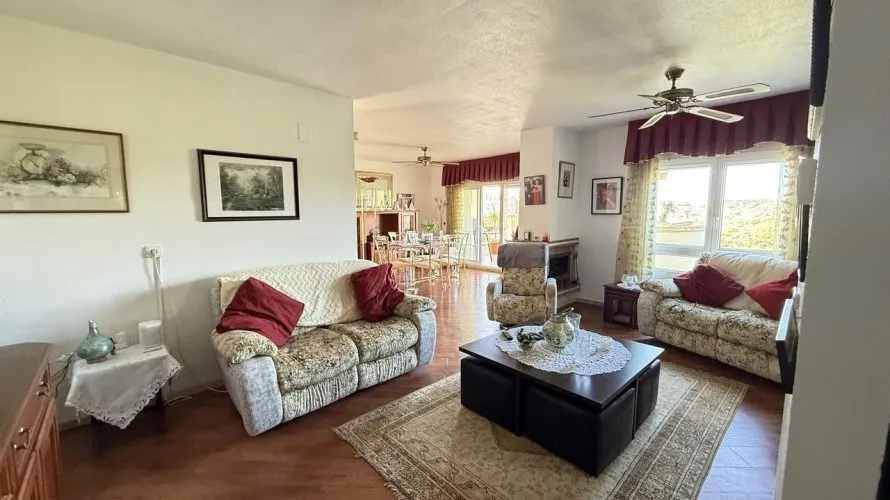 Villa de 220m² en Alicante, Spain No. 3278 № 24