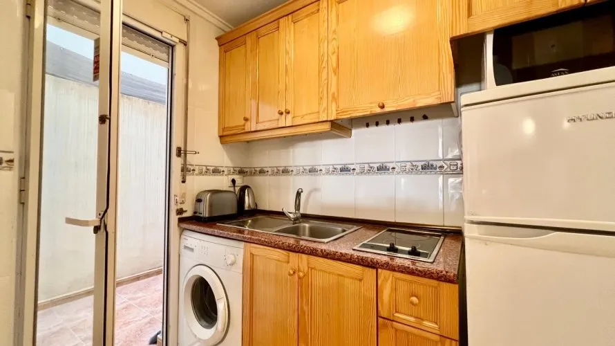 Apartamento de 1 dormitorio en Torrevieja, Spain No. 3210 № 4