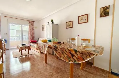 Apartamento de 2 dormitorios en Torrevieja, Spain No. 3293