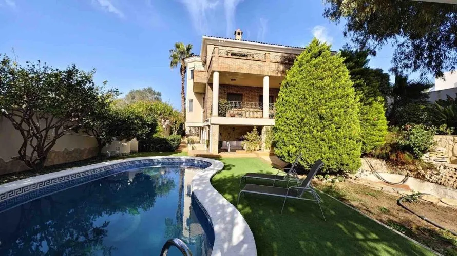 Villa de 5 chambres à Ciudad Quesada, Spain No. 105 № 1