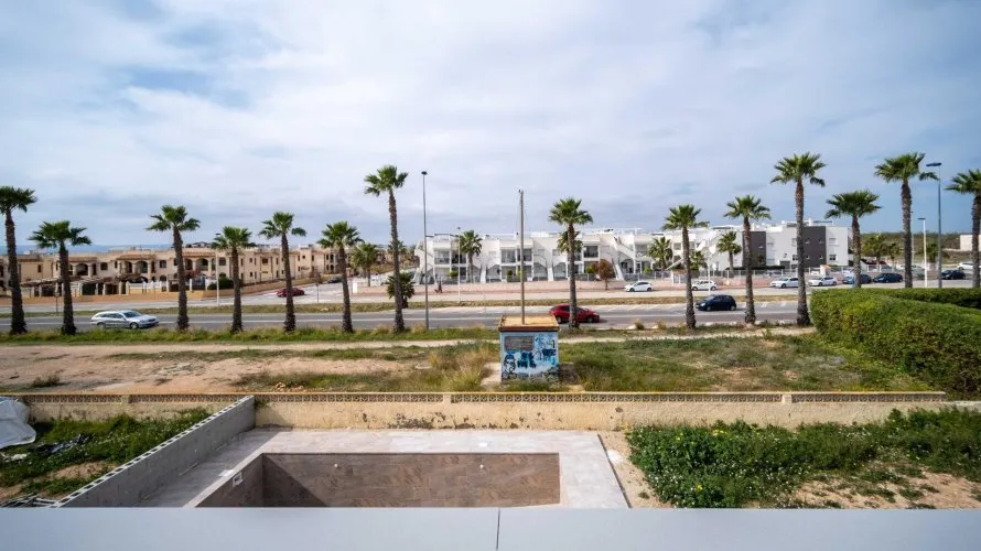 Villa de 3 chambres à Torrevieja, Spain No. 409 № 10