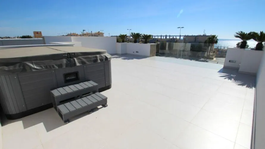Villa de 4 chambres à Campoamor, Spain No. 609 № 16