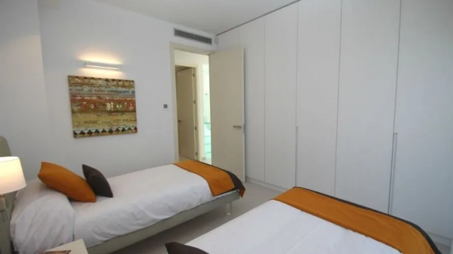 Villa de 197m² à La Zenia, Spain No. 252 № 1