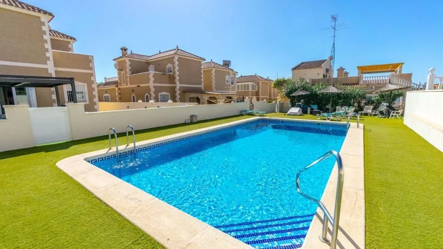House de 105m² à Campoamor, Spain No. 957 № 28