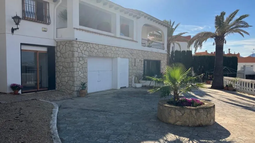 Villa de 4 chambres à Albir, Spain No. 586 № 2