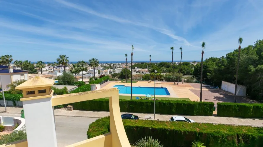 Villa de 194m² à Alicante, Spain No. 1360 № 1