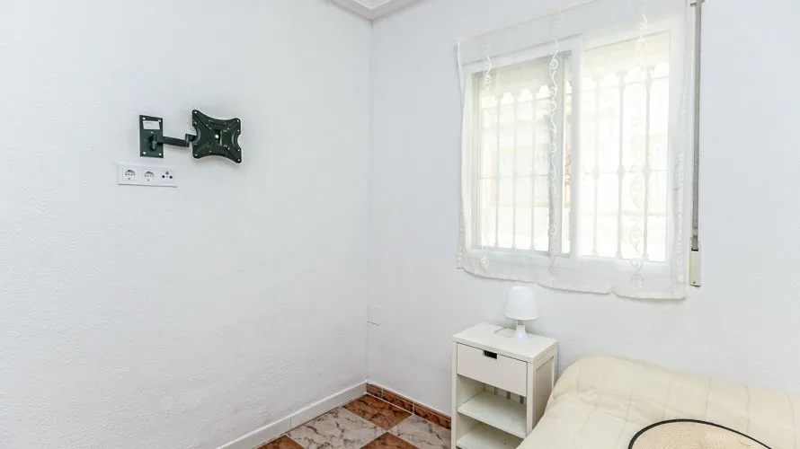 House de 74m² à Playa Flamenca II, Spain No. 1083 № 16