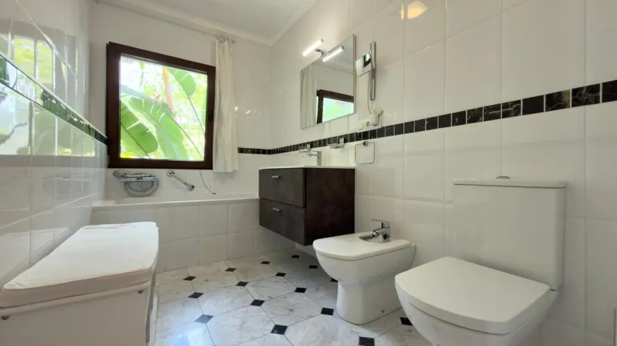 Villa de 500m² à Altea, Spain No. 871 № 1