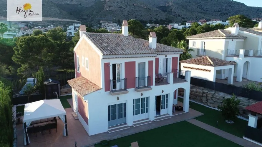 Villa de 4 chambres à Finestrat, Spain No. 260