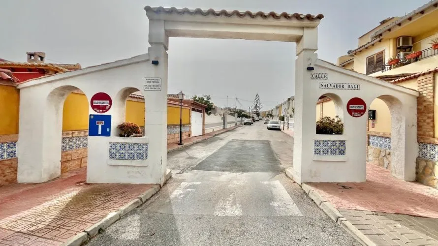 Apartment de 2 chambres à Torrevieja, Spain No. 1056 № 25