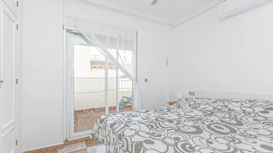 House de 74m² à Playa Flamenca II, Spain No. 1083 № 27