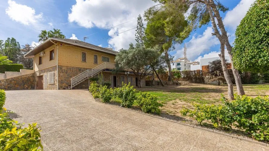 Villa de 5 chambres à Campoamor, Spain No. 1017 № 15
