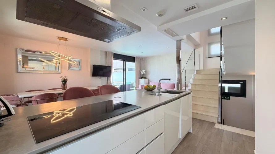 Villa de 5 chambres à Torrevieja, Spain No. 863 № 17