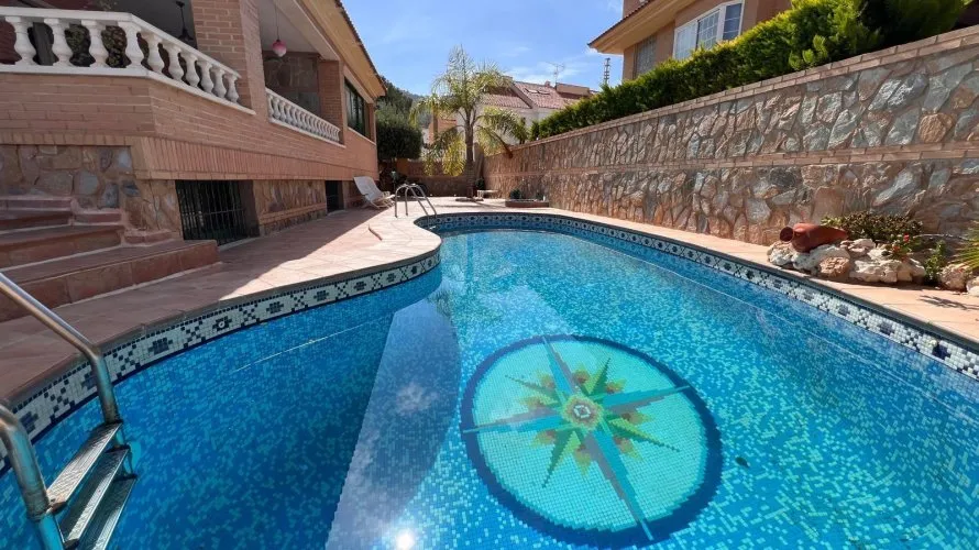 Villa de 480m² à Benidorm, Spain No. 656 № 2