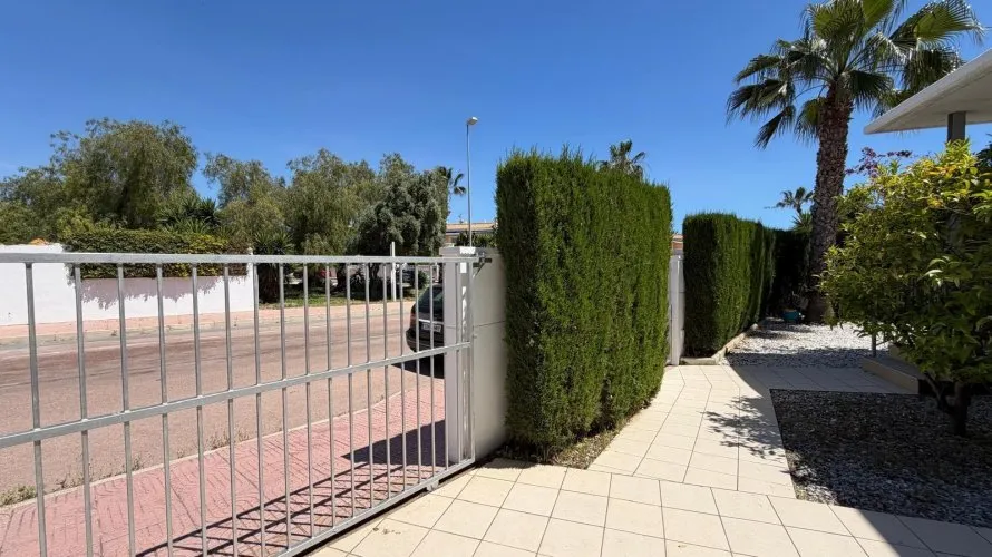 Villa de 4 chambres à Ciudad Quesada, Spain No. 1101 № 2