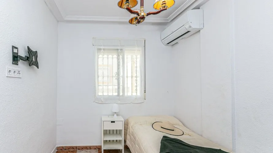 House de 74m² à Playa Flamenca II, Spain No. 1083 № 14