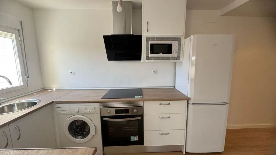 Apartment de 2 chambres à Madrid, Spain No. 908 № 4