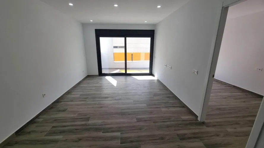 Apartment de 3 chambres à Torrevieja, Spain No. 104 № 21