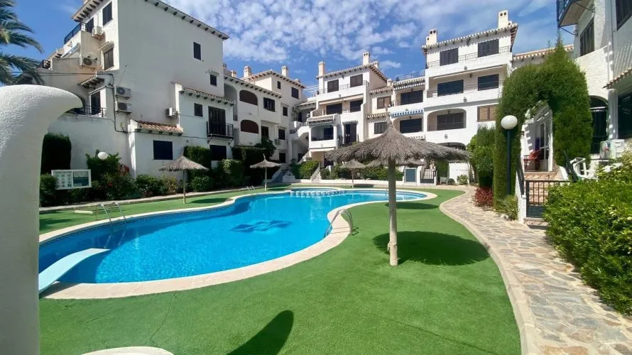 Apartment de 2 chambres à Cabo Roig, Spain No. 1352 № 4