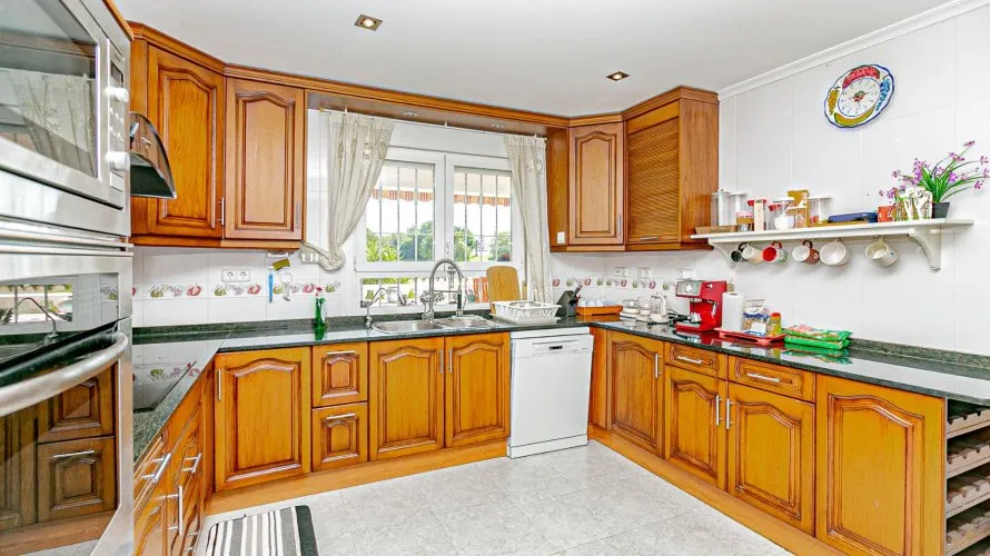 Villa de 185m² à Castilblanco de los Arroyos, Spain No. 1187 № 6