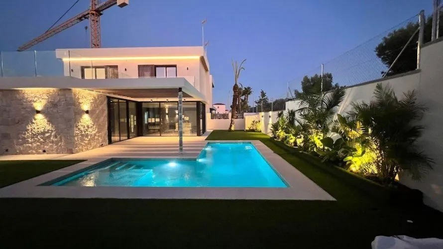 Villa de 3 chambres à Alicante, Spain No. 534 № 15