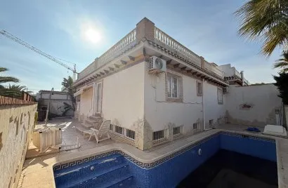 House de 3 chambres à Torrevieja, Spain No. 1052