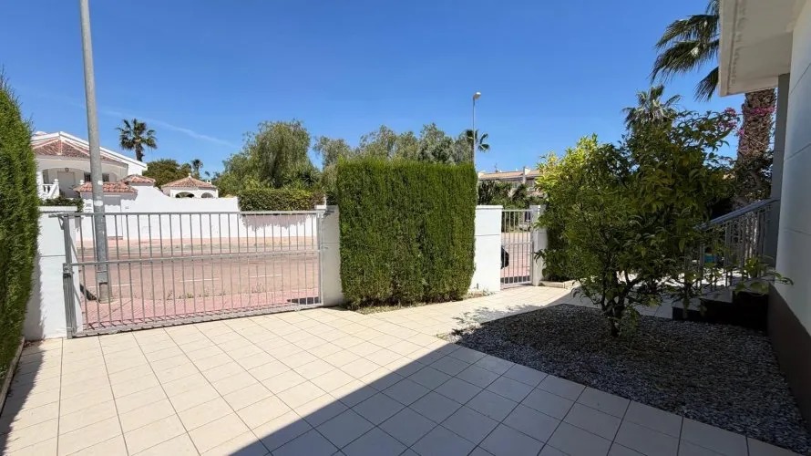Villa de 4 chambres à Ciudad Quesada, Spain No. 1101 № 3