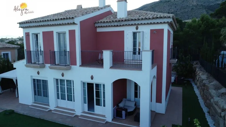 Villa de 4 chambres à Finestrat, Spain No. 260 № 1