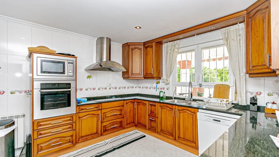 Villa de 185m² à Castilblanco de los Arroyos, Spain No. 1187 № 8