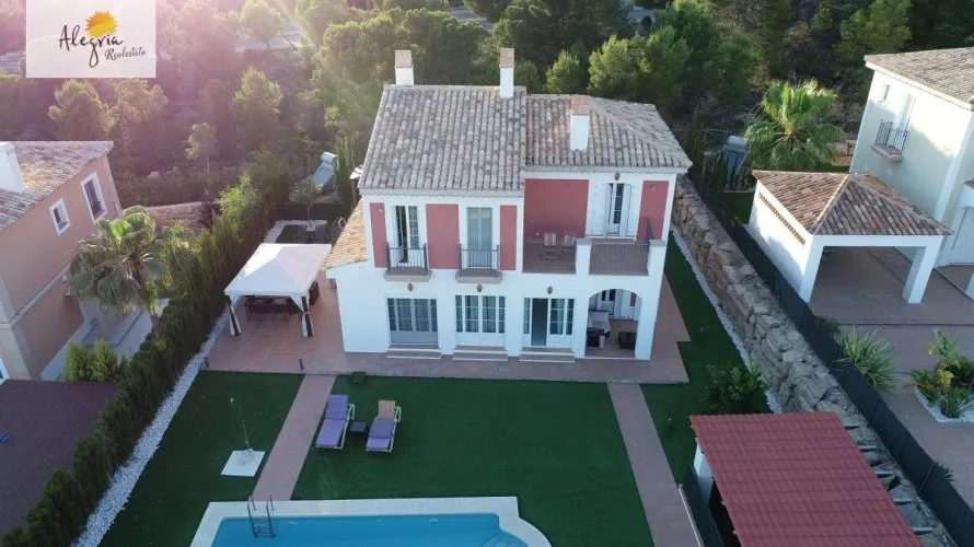 Villa de 4 chambres à Finestrat, Spain No. 260 № 26