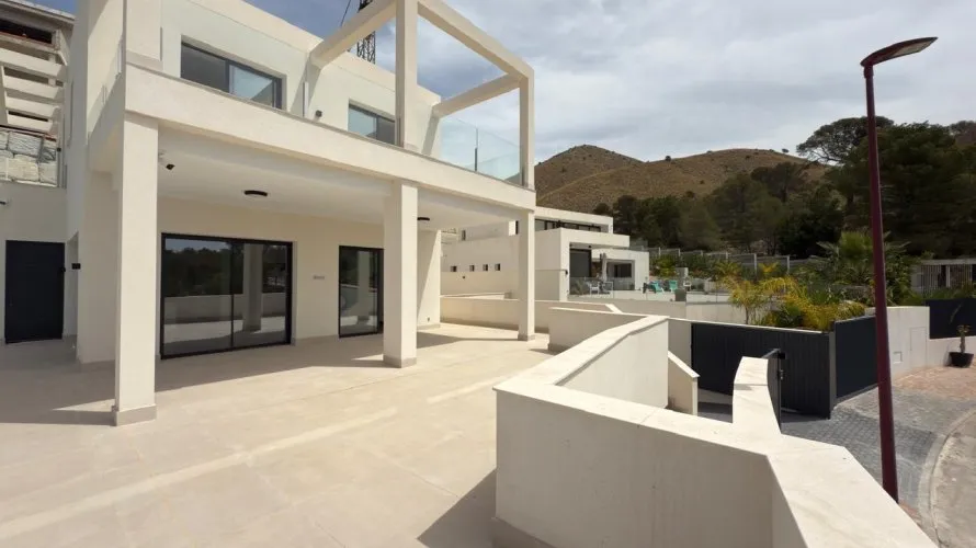 Villa de 7 chambres à Finestrat, Spain No. 122 № 1