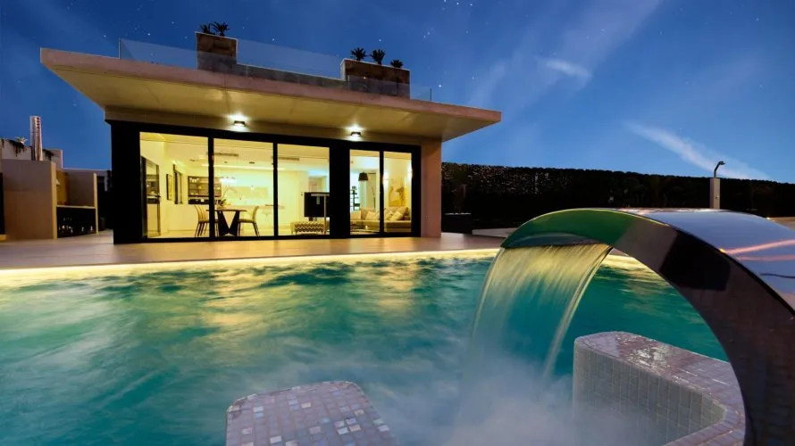 Villa de 4 chambres à Campoamor, Spain No. 609