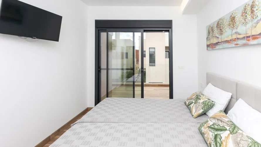 Villa de 120m² à Los Montesinos, Spain No. 894 № 1
