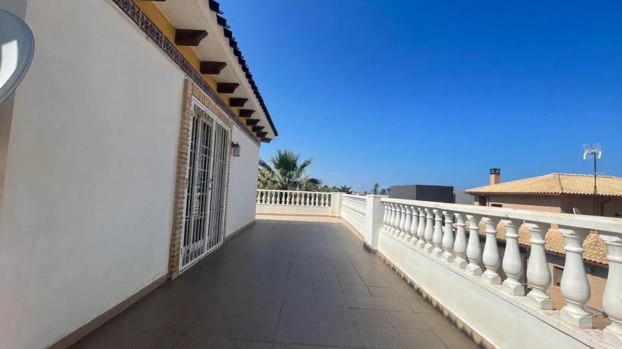 House de 5 chambres à Torrevieja, Spain No. 802 № 2