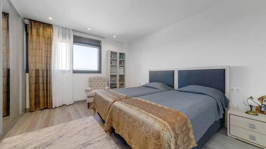 Villa de 461m² à Torrevieja, Spain No. 965 № 13