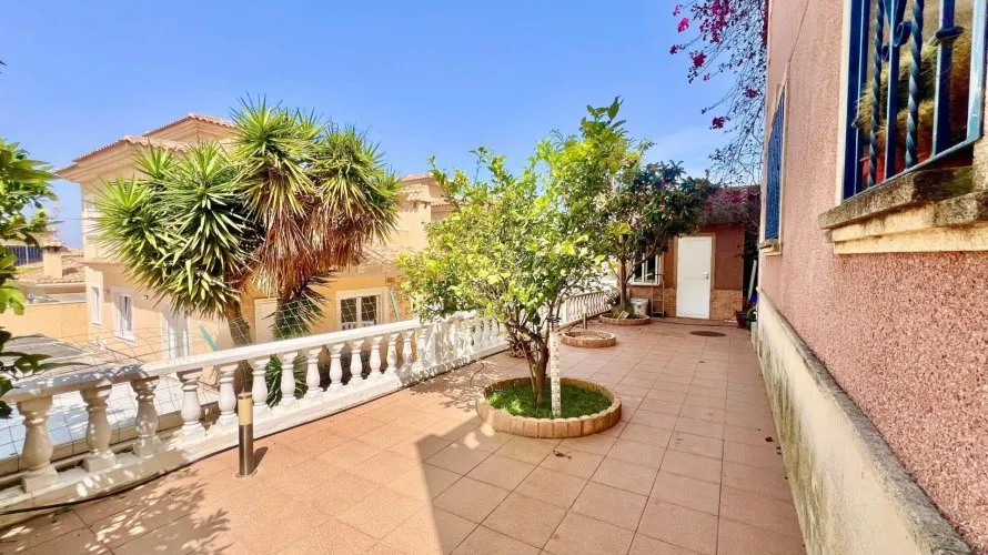 Villa de 3 chambres à Torrevieja, Spain No. 120 № 19