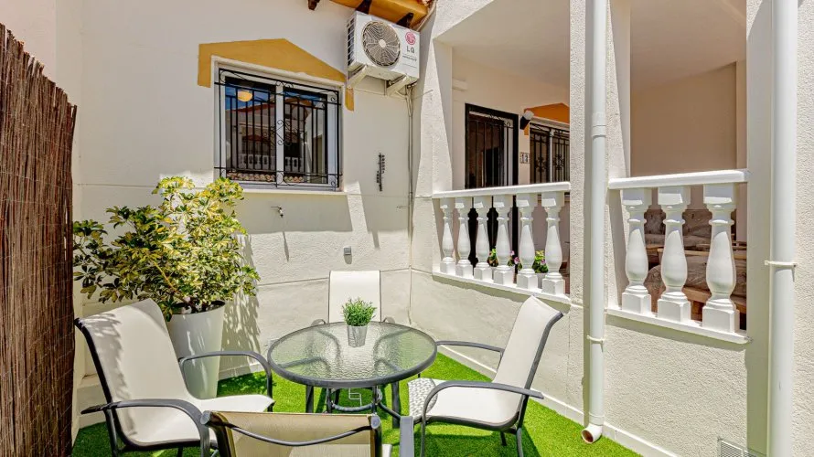 House de 82m² à La Florida, Spain No. 1062 № 1