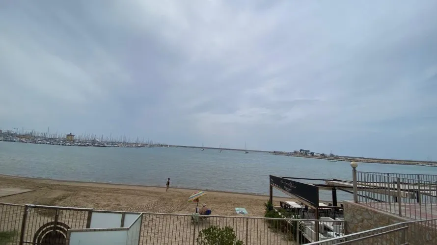 Apartment de 3 chambres à Torrevieja, Spain No. 135 № 5
