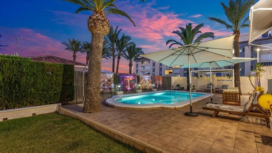 Villa de 4 chambres à Torrevieja, Spain No. 835 № 21