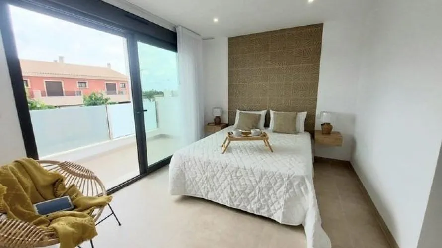 Villa de 3 chambres à San Pedro del Pinatar, Spain No. 490 № 1