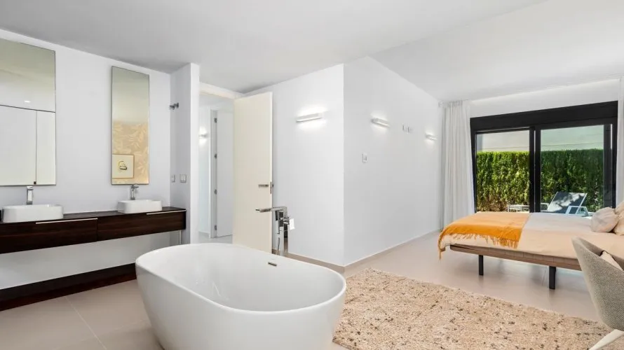Villa de 4 chambres à Campoamor, Spain No. 662 № 26