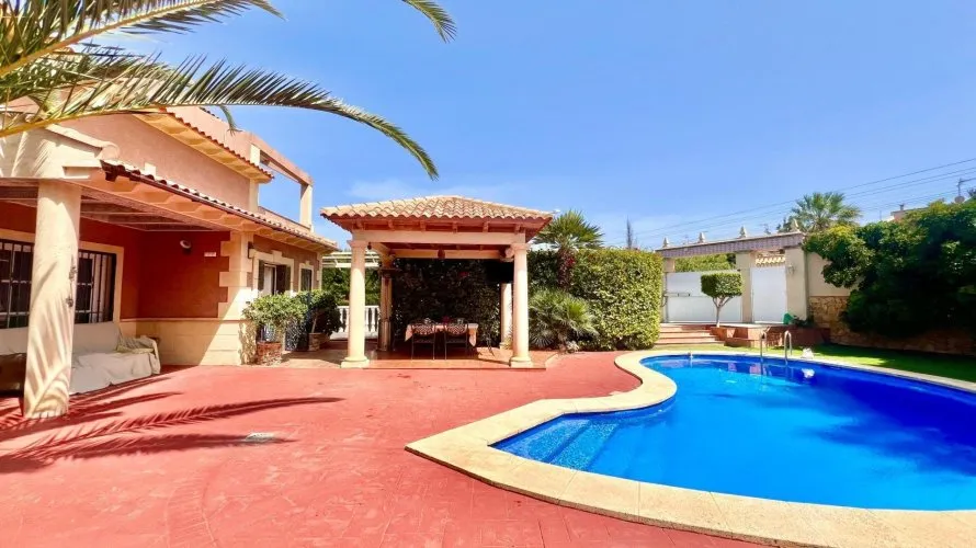 Villa de 3 chambres à Torrevieja, Spain No. 120 № 12